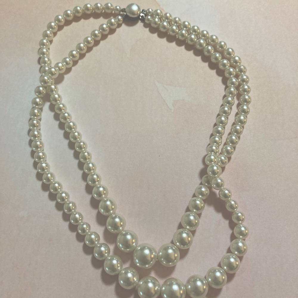 Vintage double strand classy faux pearl necklace